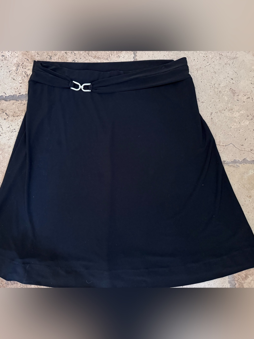White House Black Market Skirt M Circle A-Line Black Metal Strap Belt
XY